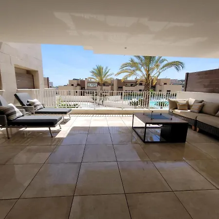 Stunning - Walking Distance To The And Town - Pool Open *