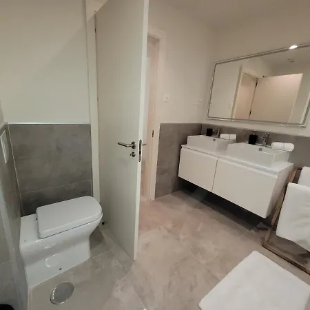 Stunning - Walking Distance To The And Town - Pool Open *