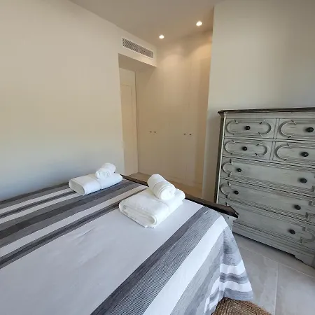 Stunning - Walking Distance To The And Town - Pool Open Appartamento *